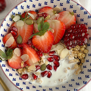 Granola Bowl - Breakfast